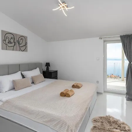 Apartment In Bregi With Sauna *