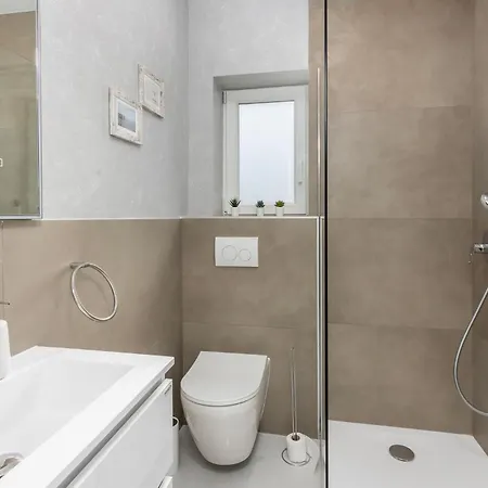 Apartment In Bregi With Sauna *