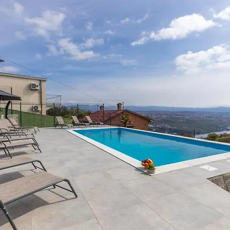 Gorgeous In Bregi With Wifi Apartment