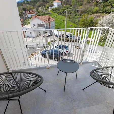 In Bregi With Sauna Apartment