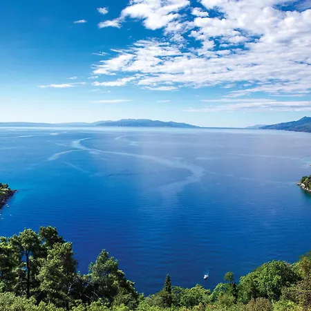 Διαμέρισμα Gorgeous In Bregi With Wifi Breza