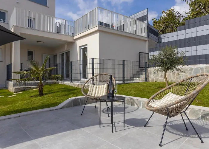 Apartment Gorgeous In Bregi With Wifi Breza